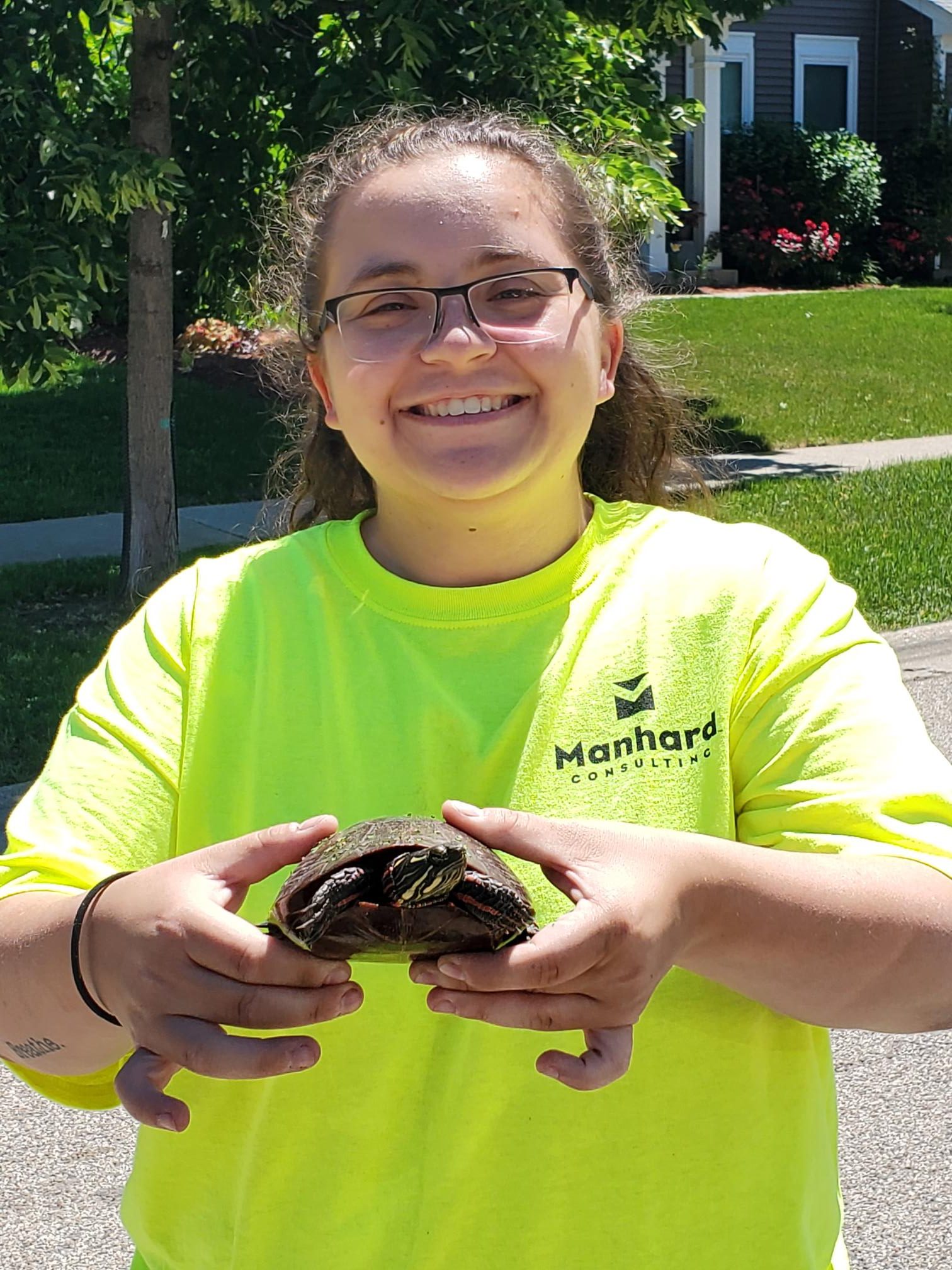 Alyssa with saved turtle