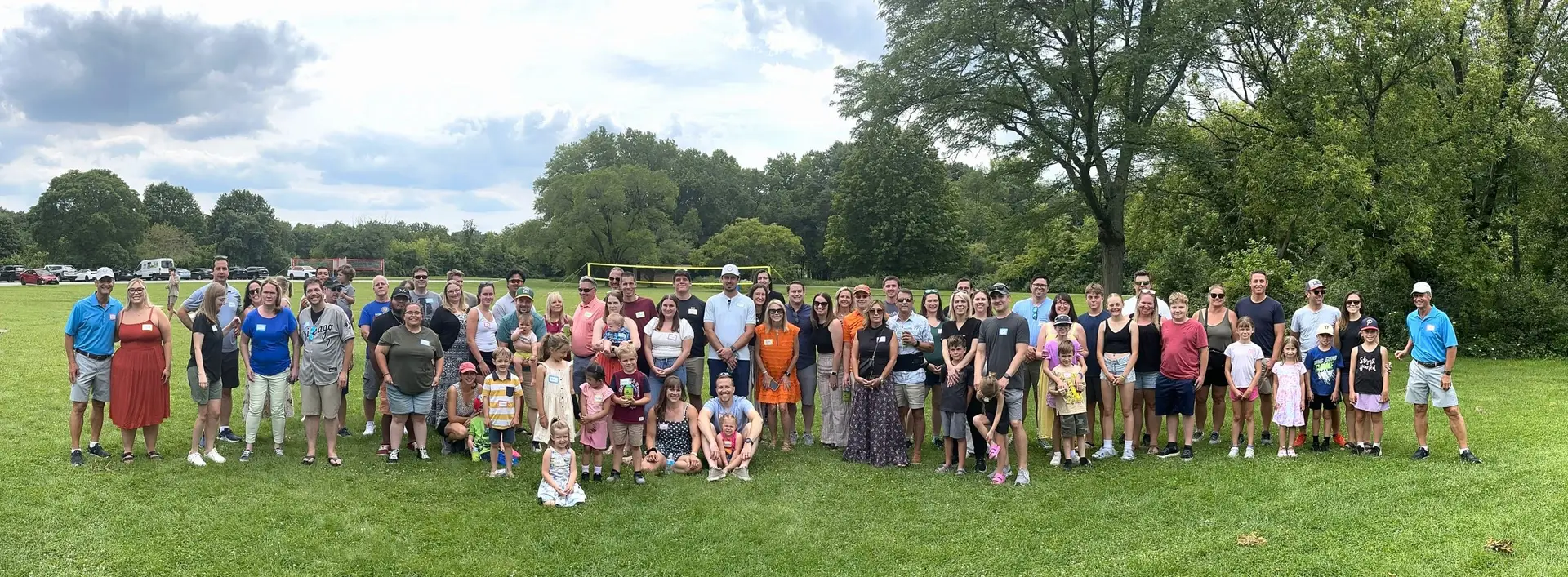 team photo at Manhard Midwest Picnic 2024